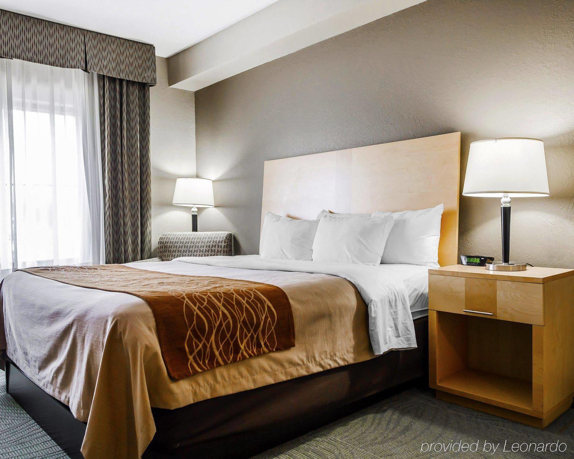 Comfort Inn Kansas City / Airport Bagian luar foto