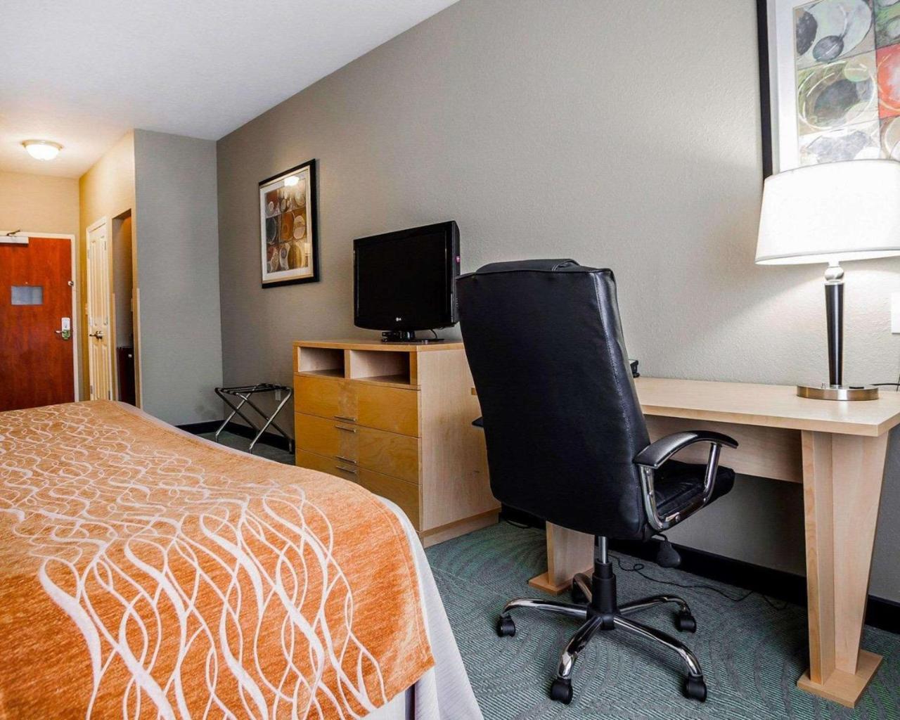Comfort Inn Kansas City / Airport Bagian luar foto