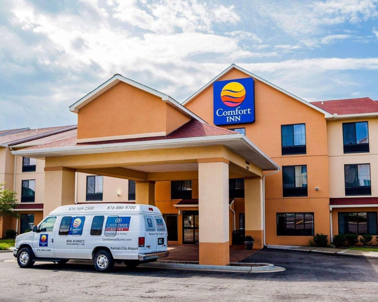 Comfort Inn Kansas City / Airport Bagian luar foto