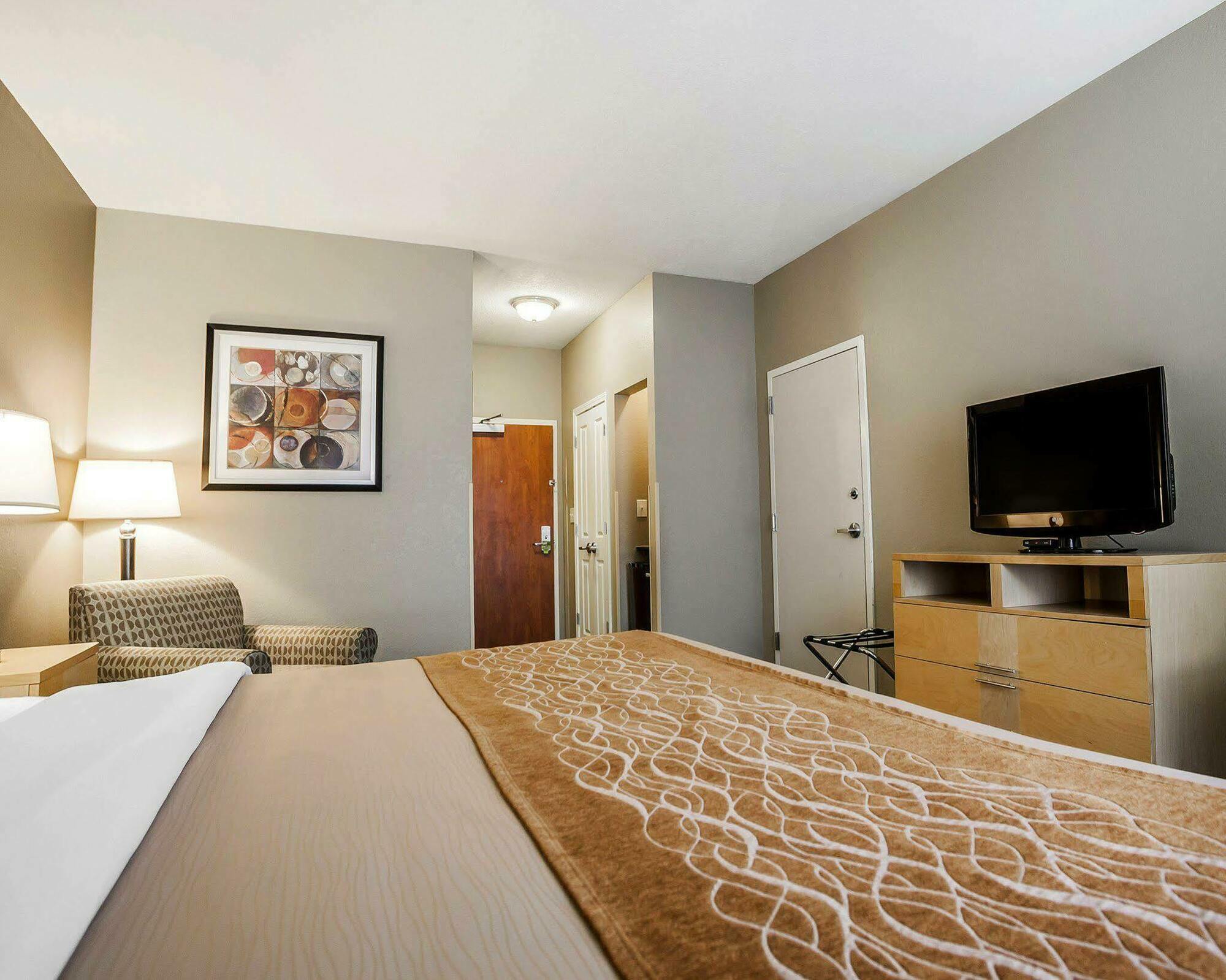 Comfort Inn Kansas City / Airport Bagian luar foto