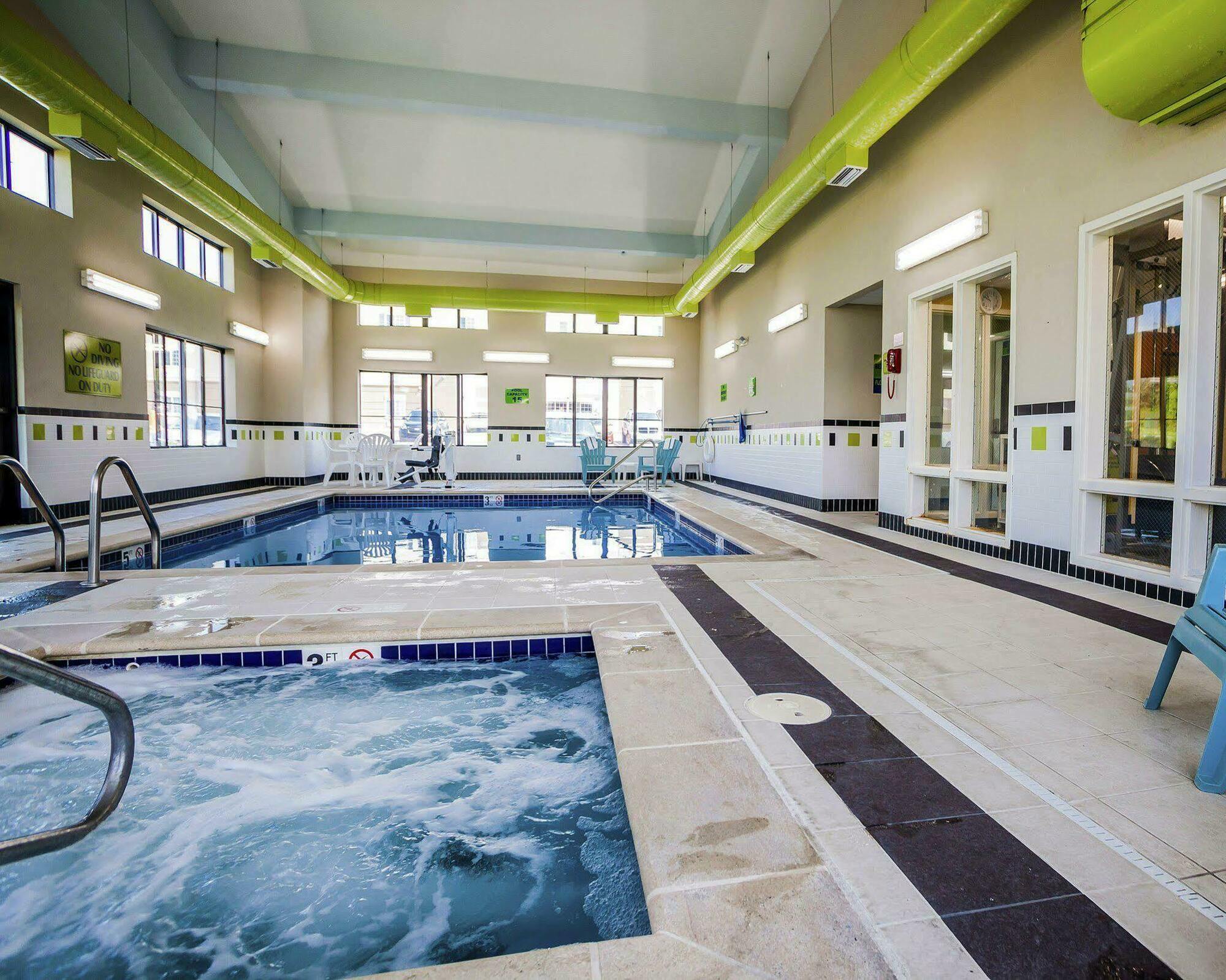 Comfort Inn Kansas City / Airport Bagian luar foto