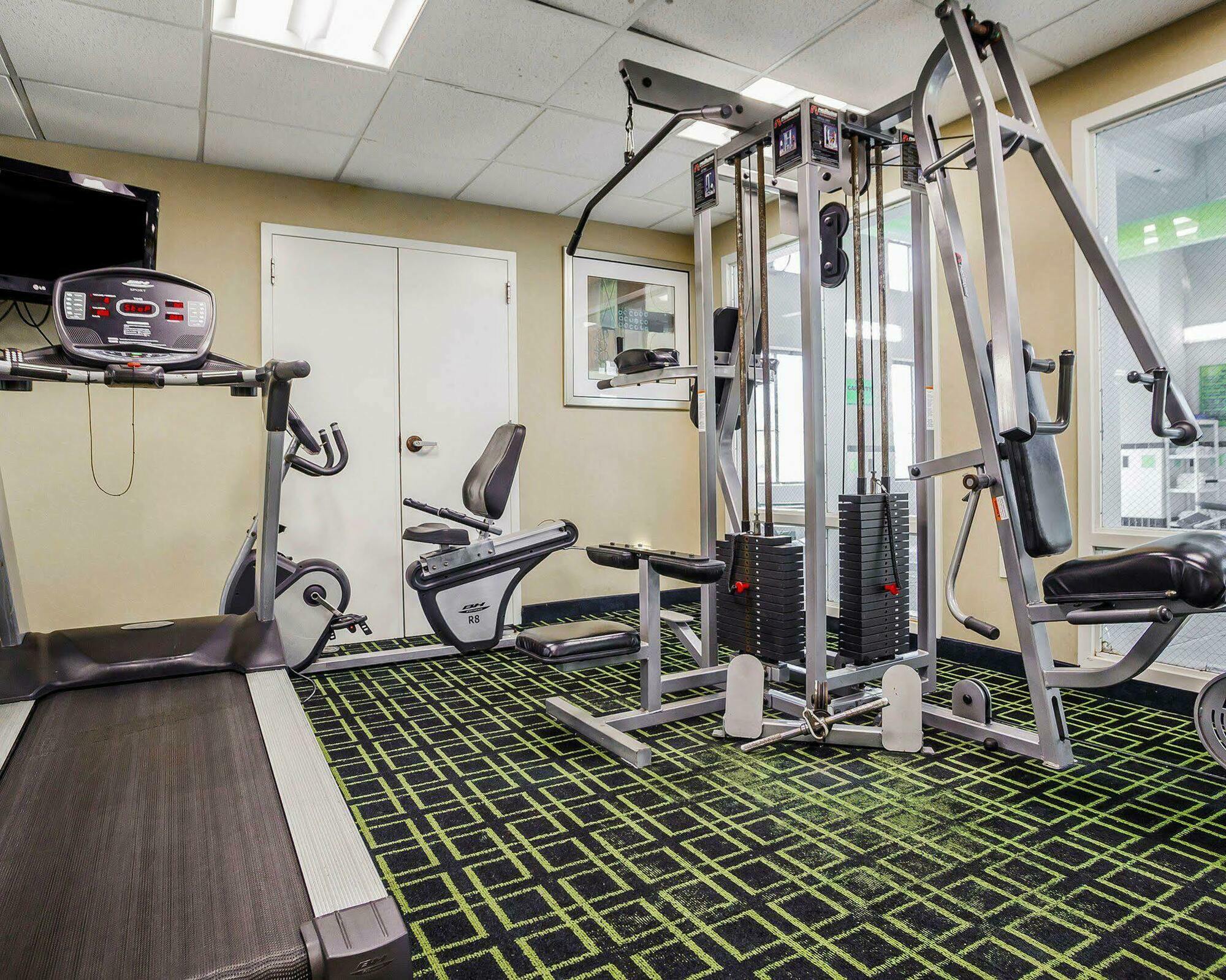 Comfort Inn Kansas City / Airport Bagian luar foto
